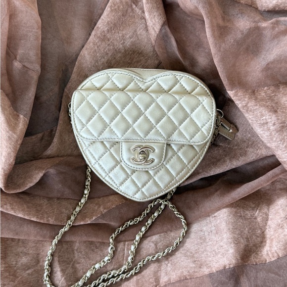 CHANEL Iridescent Gold Lambskin Heart Bag with Chain Strap GHW - Picture 1 of 13